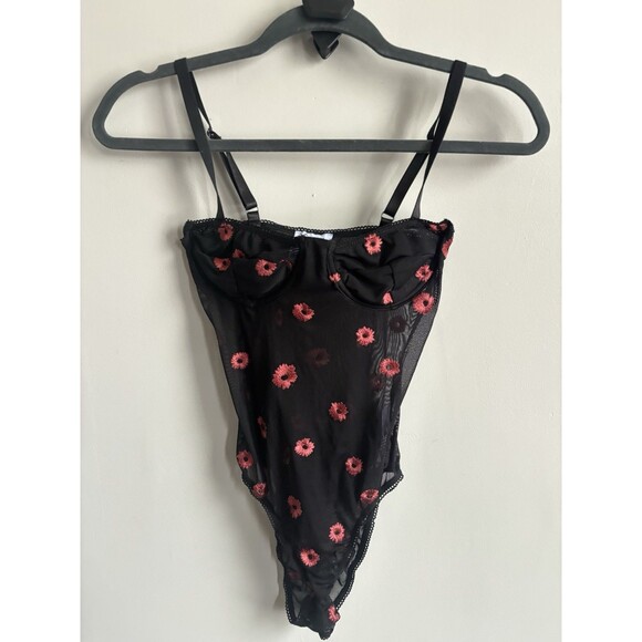 Princess Polly Black Mesh with Floral Print Bodysuit Size 4 - Picture 1 of 3